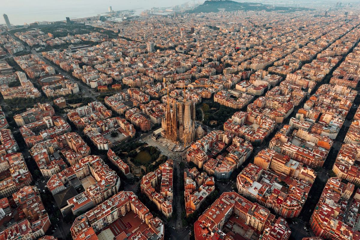 Vista aérea de la cuadrícula del Eixample de Barcelona