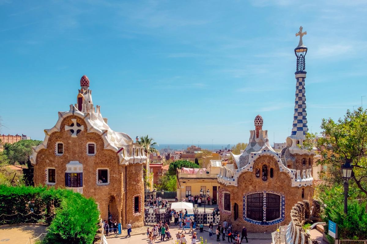 Pabellones de Gaudí en la entrada del Park Güell de Barcelona